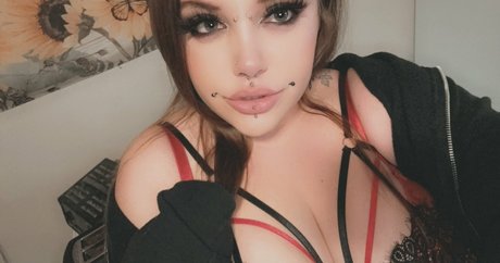 Foto di nudo di fuga di OnlyFans di Urlgirlfriend