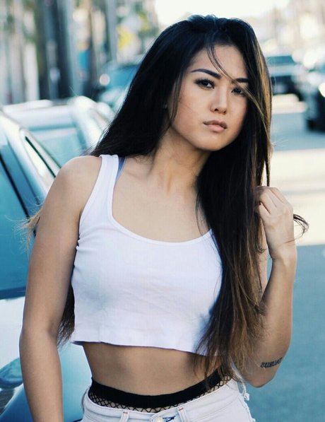 Foto di nudo di fuga di OnlyFans di Erika Fong