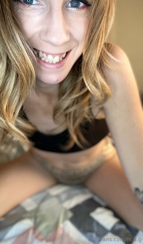 Foto di nudo di fuga di OnlyFans di Mdg