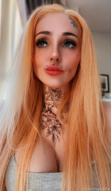 Foto di nudo di fuga di OnlyFans di Roziekatz