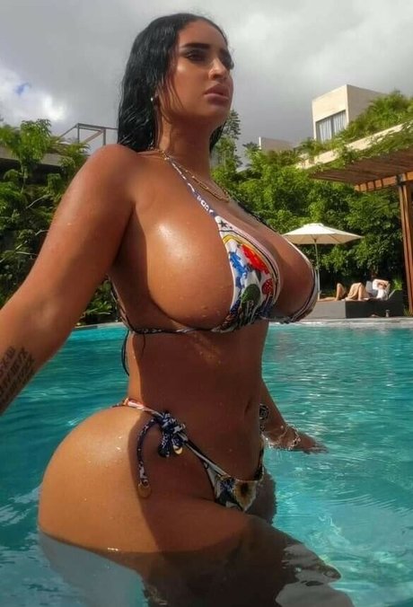 Foto di nudo di fuga di OnlyFans di Mikaelabrbs