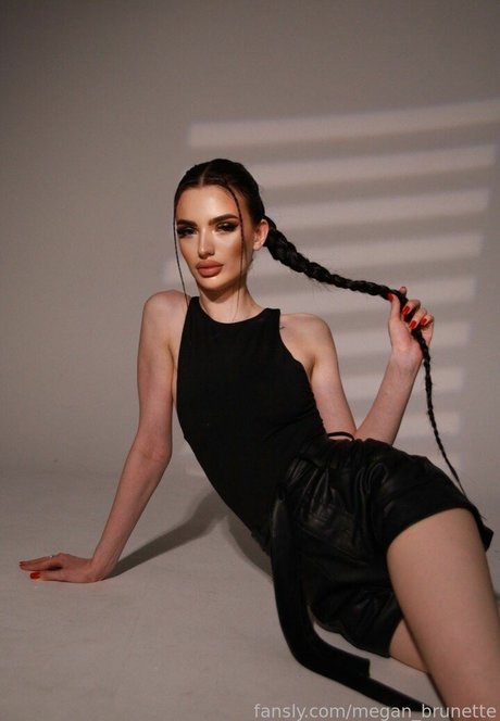 Megan_brunette