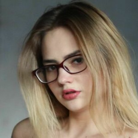 Foto di nudo di fuga di OnlyFans di Masha Hitraya