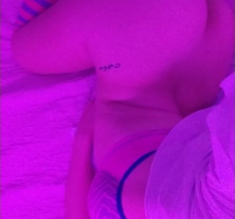 Foto di nudo di fuga di OnlyFans di Lady Bel