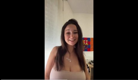 Foto di nudo di fuga di OnlyFans di Narjess