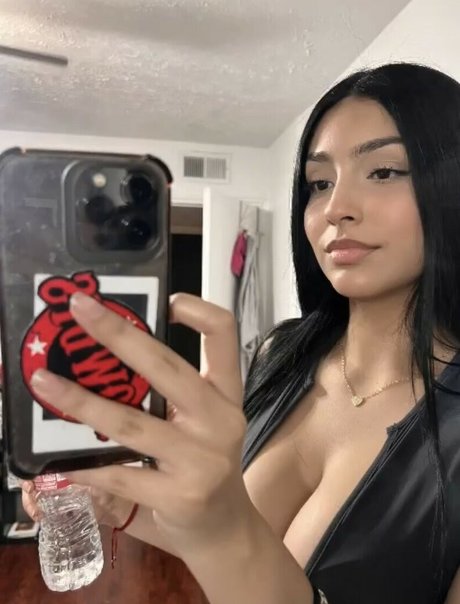 Foto di nudo di fuga di OnlyFans di Alyssalyssa1933