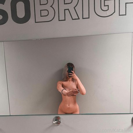 Foto di nudo di fuga di OnlyFans di Kataline
