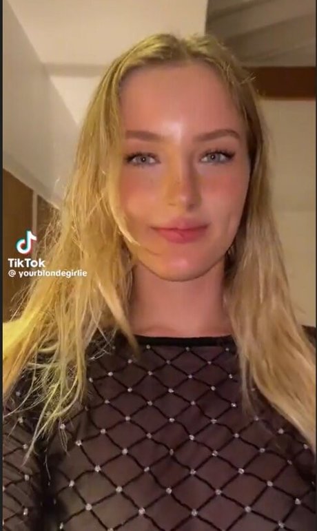 Foto di nudo di fuga di OnlyFans di Yourblondegirlie