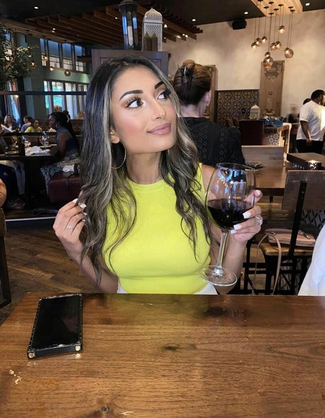 Zia Natasha Lehman