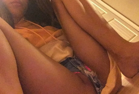 Foto di nudo di fuga di OnlyFans di Aria Skye