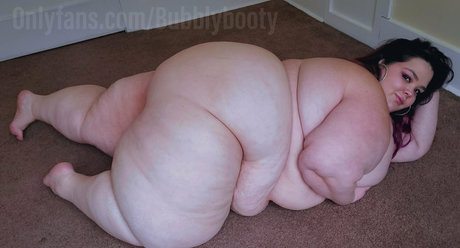 Foto di nudo di fuga di OnlyFans di Bubblybooty