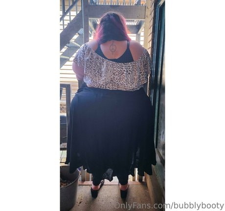 Foto di nudo di fuga di OnlyFans di Bubblybooty
