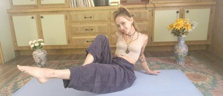 Lilsweetpeamarie