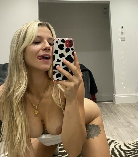 Foto di nudo di fuga di OnlyFans di Harleysinn