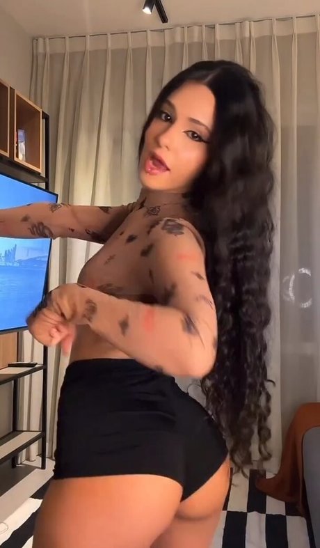 Foto di nudo di fuga di OnlyFans di Poliana Arapiraca