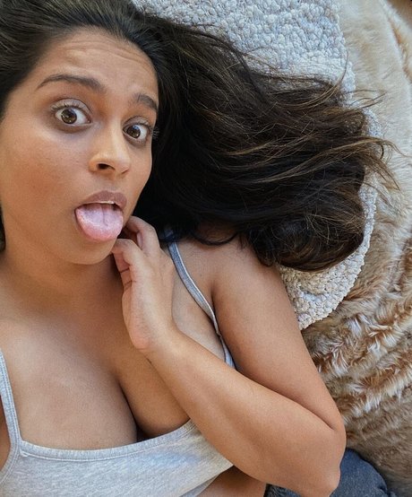 Foto di nudo di fuga di OnlyFans di Lilly Singh