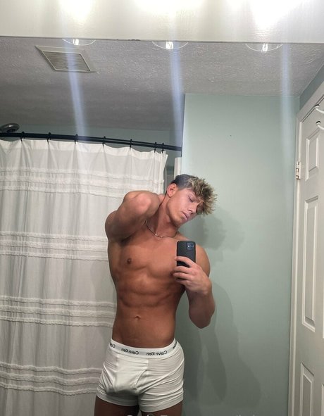 Foto di nudo di fuga di OnlyFans di Jakesanent