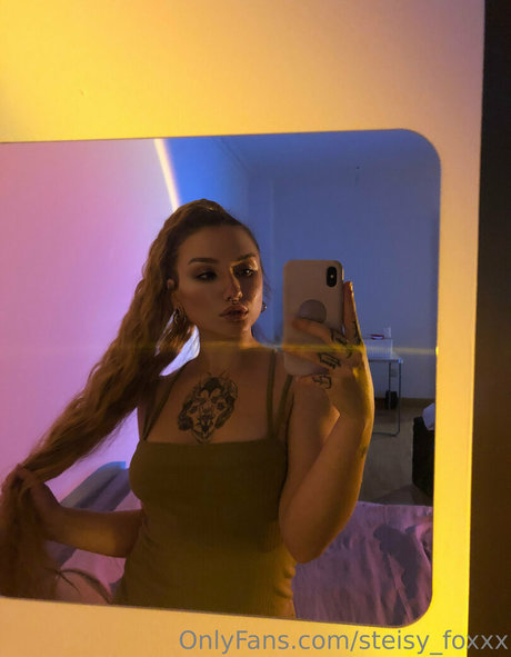Foto di nudo di fuga di OnlyFans di Steisyfoxxx