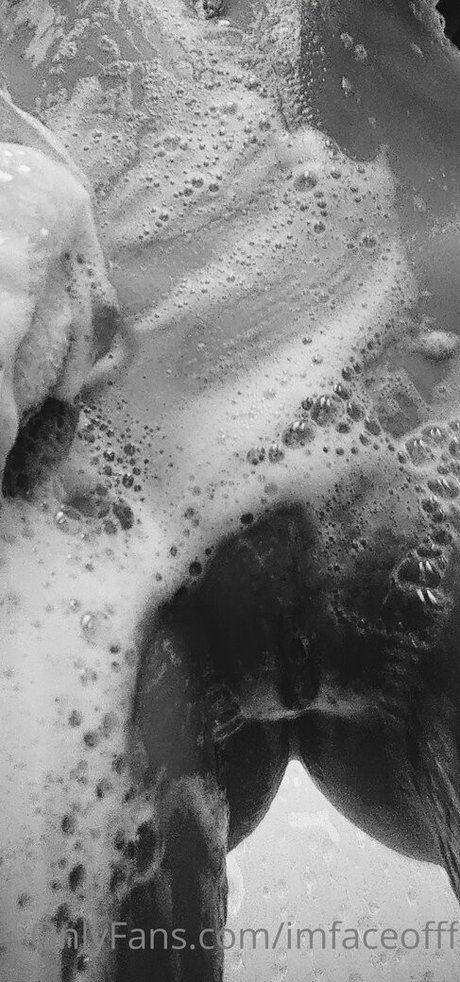 Foto di nudo di fuga di OnlyFans di Imfaceofff