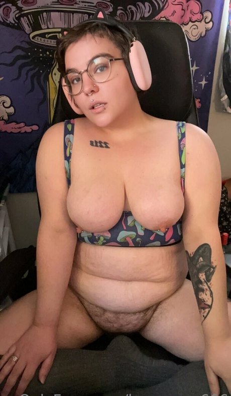 Foto di nudo di fuga di OnlyFans di Bugpussy666