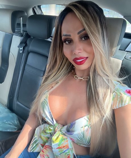 Agatha Ferraz