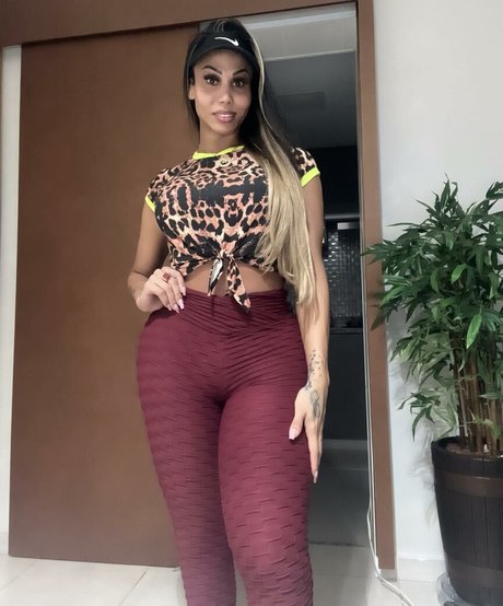 Agatha Ferraz