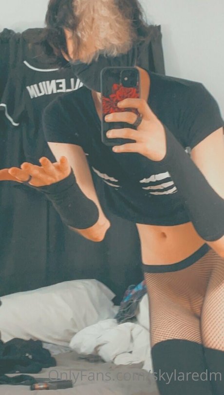Foto di nudo di fuga di OnlyFans di Skylaredm