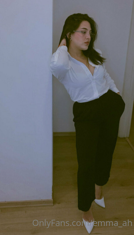 Foto di nudo di fuga di OnlyFans di Emmaah
