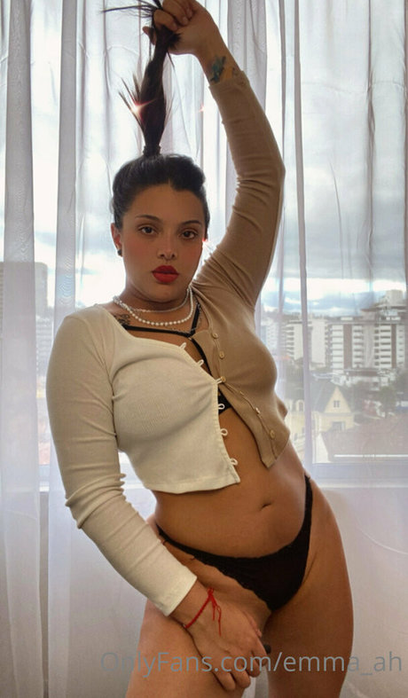 Foto di nudo di fuga di OnlyFans di Emmaah