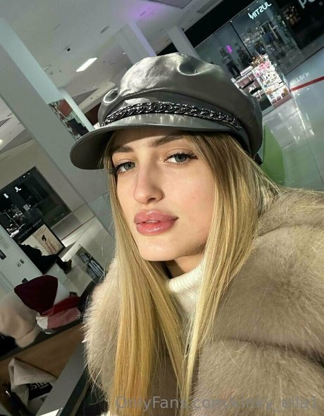Foto di nudo di fuga di OnlyFans di Kinkyella1