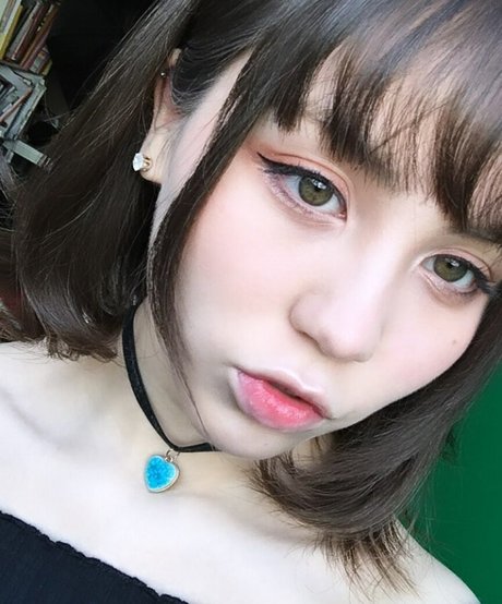 Foto di nudo di fuga di OnlyFans di Asmr Bluekatie