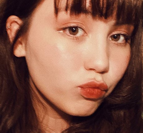 Foto di nudo di fuga di OnlyFans di Asmr Bluekatie