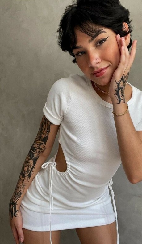 Foto di nudo di fuga di OnlyFans di Isis Rodrigues