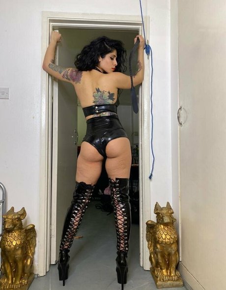 Mistresssophiasahara