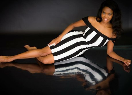 Foto di nudo di fuga di OnlyFans di Oti Mabuse