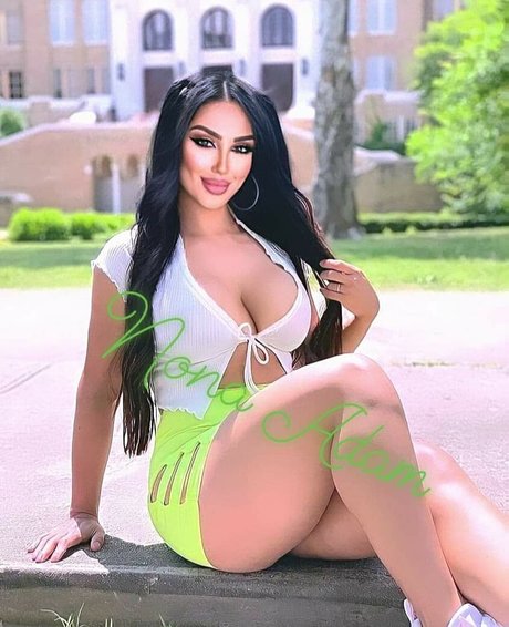 Foto di nudo di fuga di OnlyFans di Nona Adams
