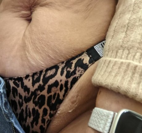 Foto di nudo di fuga di OnlyFans di Polly Anna