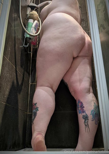 Foto di nudo di fuga di OnlyFans di Gothharlotbbw