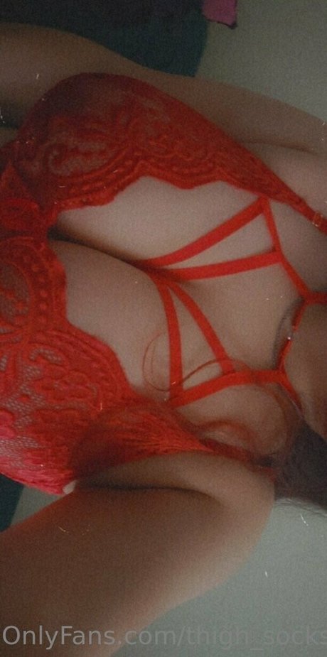 Foto di nudo di fuga di OnlyFans di Thighsocks