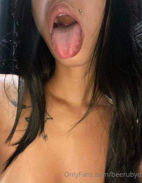 Foto di nudo di fuga di OnlyFans di Beerubyd