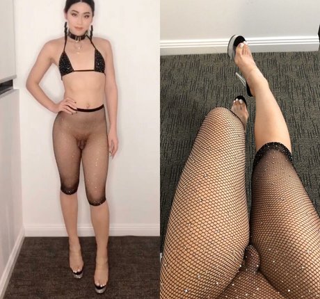 Khloe Kiss