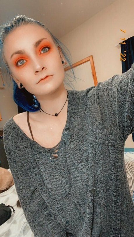 Foto di nudo di fuga di OnlyFans di Sunflowerseedling