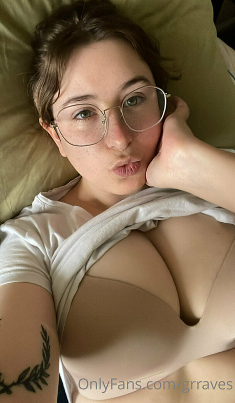 Foto di nudo di fuga di OnlyFans di Grraves