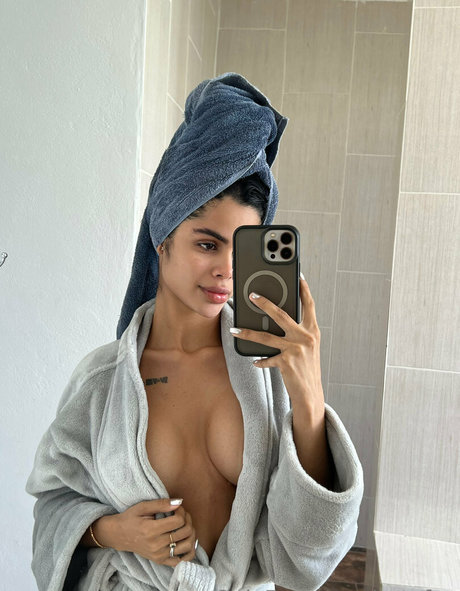 Foto di nudo di fuga di OnlyFans di Estefaa