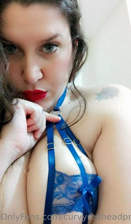 Curvyredheadpromo
