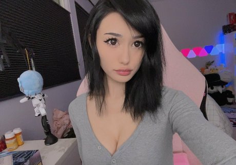 Foto di nudo di fuga di OnlyFans di Harmonyeva