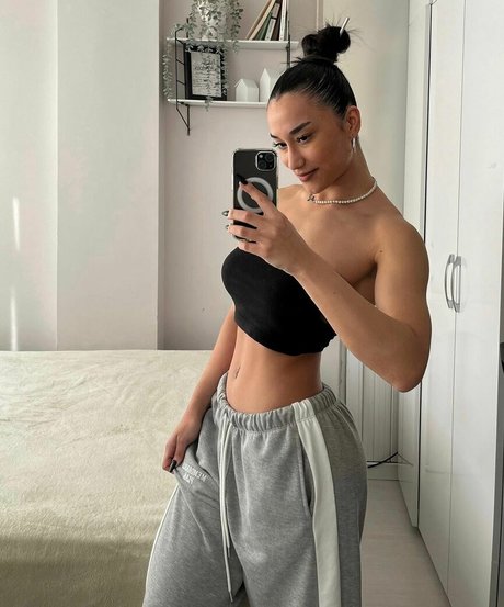 Foto di nudo di fuga di OnlyFans di Hale Cabbar
