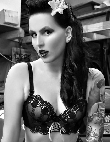 Foto di nudo di fuga di OnlyFans di Miss Black Van Cherry