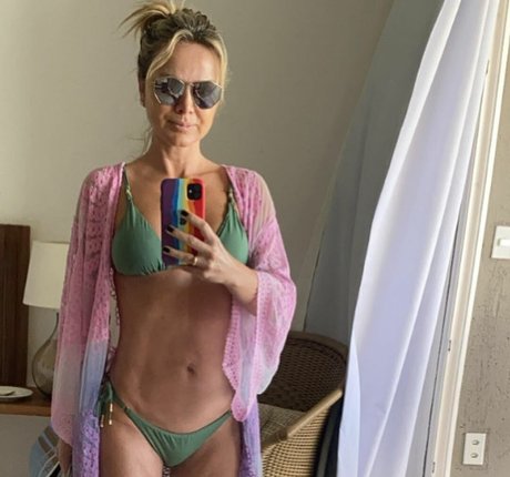 Foto di nudo di fuga di OnlyFans di Eliana Michaelichen