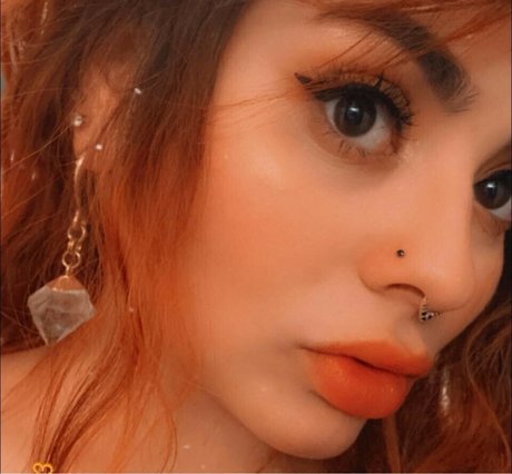 Foto di nudo di fuga di OnlyFans di Emilyelixer